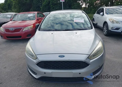 2016 Ford Focus S z USA, uszkodzony, nr VIN 1FADP3E22GL366114